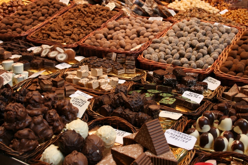 vitrine--min_chocolates_chocolate_nibble_sweetness_fine_chocolates_gourmet_candy_brand-752083