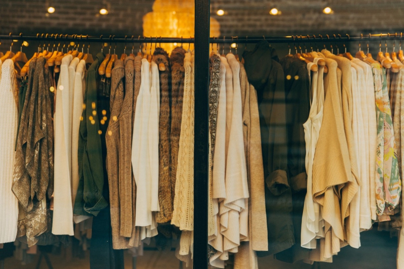 vitrine--min_clothe_fashion_store_shop_window_store_front-21277